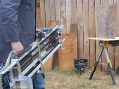 ナイフの回転を「なし・1回転・2回転」と切り替えて撃ち出す自作マシン「どう見てもフォールアウトの武器」【海外の反応】