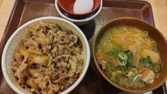 【悲報】すき家さん、ガチで迷走中ｗｗｗｗｗｗｗｗｗｗ
