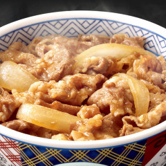 ベビーカーを押した若いママさんが牛丼屋に入店した。　俺（え？こんな店に子連れか？）母親「テイクアウトで」俺（よかったー）友人「常識ある親ならふっつーこんな店に赤ん坊連れてこないよな」俺（言った～！）　→　するとママさんは…..,,,