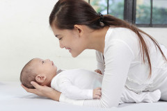 嫁の親友が生んだ女の子が可愛くてたまらないらしく、毎週のように会いに行ってる。毎回なにか買って行ってるし、そろそろやめてほしい…