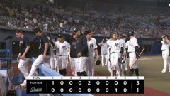 10月1日　ロッテ１－３日本ハム　先発ロングが4回1失点、打線は終盤まで得点奪えず山口の一発で一矢報いるも及ばず連敗