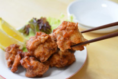 【爆笑】冷凍唐揚げさん、未だに素人が適当に醤油やらなんやらをぶち込んで作った唐揚げを超えられないｗｗｗｗｗ