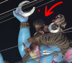 【朗報】インドのお祭り、邪魔な謎の紐を華麗に突破ｗｗｗｗｗｗｗｗ
