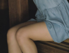 【画像】佐々木ほのか(19)のビキニ乳、こんなに柔らかそうなのかよ