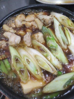 【悲報】すき焼きって店で食うと高いけど家で作ったら500円位なんだよなぁ