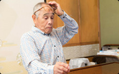 姑が「年のせいか最近膝が痛む」と言うので「テレビCMやってるコンドロイチンのサプリでも試してみますか？」って提案したら、舅がｗｗｗ