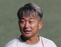 【朗報】ヤクルト石川投手、３日の引退試合は代打で登場して大記録に挑戦する