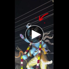 【朗報】インドのお祭り、邪魔な謎の紐を華麗に突破