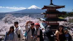 BBC「日本が外国人の永住権手数料を20倍にしてしまった…」