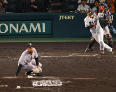 ライデル・マルティネス(12億) 57試合 5勝4敗 3H42S 防御率1.38