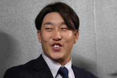 【悲報】小園会見でオラつくw反省なしｗｗｗ