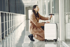 【悲報】女性職員(45歳) 、10日間の病気休暇を取るも本当は海外旅行をしていて懲戒免職wwwww
