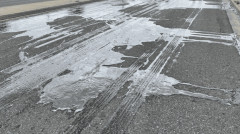 バイク乗ってるやつって路上にローション撒かれてたらどうするの？