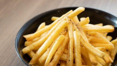 【悲劇】1日500円生活で3食「フライドポテト」を食べ続けた少年の最期……病院から帰宅直後に突然死・・・・・・・・・