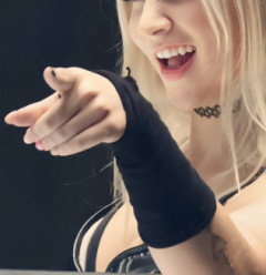 【画像】この女子プロレスラーさん、本当にガチのマジで・・・