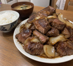 嫁「おかえりなさい。ご飯できてるわよ〜」