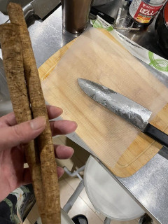 鶏皮出汁をつかって豚汁作るやで