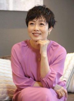 【朗報】有働由美子さん、海外ロケで現地男性に惚れられてLINEも交換「気に入ってんな、この人、私を」ｗｗｗｗｗｗｗｗｗｗ