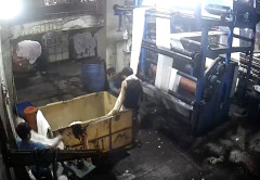 【閲覧注意】インド人さん、唐突に工場で謎の自殺をしてしまう・・・