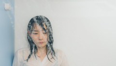 母の産まれはお隣の国で、拗らせた長男教で思い通りにならないと気が済まないタイプだった。記憶に残るのは、逃げる姉を追いかけ髪を引っ張る母の姿→離婚した父から母の話を聞くと