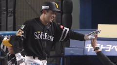 ソフトバンク・山本祐大、ロッテ・角中の引退試合で見事逆転3ラン！受け継がれる「男・村田」魂
