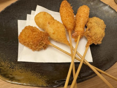 外国人「日本の串カツで絶対に注文しておけって具材といえば何？」