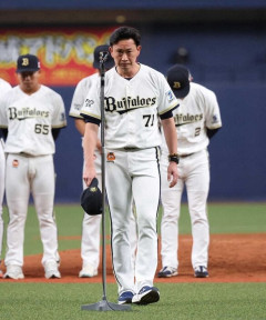 オリックス岸田監督、続投を正式発表