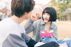 【悲報】女性「ピクニックデートを誘ってきた男性が『車』を持ってなくてドン引きした…軽い知的障がいかなあ」wwwwwwwwww