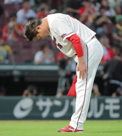 新井監督「我々カープは生まれ変わります！」ズムスタ最終戦挨拶で謝罪と決意【監督談話/祝勝会】