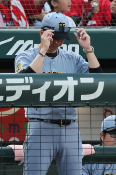 【阪神】藤川球児監督が男泣き　優勝決定直後の問いに声詰まらせ「間違っていなかったと証明」