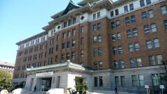 愛知・名古屋アジア大会で輸送、宿泊、国歌取り違えなど複数の運営トラブルが続く中、デイリー新潮が組織委員会会長の大村秀章愛知県知事の記者会見対応を報道