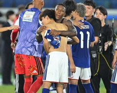 ◆日本代表◆エクアドル戦久保建英はエステピニャンとユニ交換…ビジャレアル時代の同僚