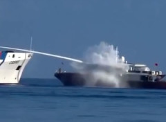 【動画】中国漁船の操舵室に放水砲を発射する台湾の巡視船。