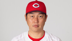 広島新井監督、最終戦終えファンに「カープは生まれ変わります」
