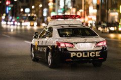 ある日コンビニに警察が来て、数名がパトカーに乗せられて行くのを見た。その時は気にしなかったけど、後日警察が自分を訪ねてきたときは…