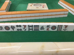 【悲報】麻雀漫画のキャラ「ミスなく打ち続けてる以上は配牌は悪くならない。ミスが配牌を悪くする」←これ