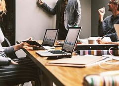 システムエンジニアって、会社で購入したパソコンを調整したりする印象があるけどそういう物でないの？