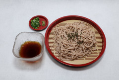 還暦のスレッズ民、そばの食べ方がわからず店名を晒してクレームしてしまう… 「どうやってそばをすするの？残念で文句も言えなかった」