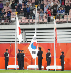 【サッカー】愛知名古屋アジア大会運営　日本に勝ち金メダルを獲得した韓国の国旗を掲揚せず　韓国応援団ガチギレブーイング