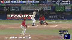 ヤクルト・西村瑠伊斗、自打球が股間に直撃し悶絶…