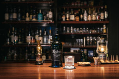 高いウイスキーはストレートで飲むべき←これ