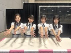 握手会に初参加した22期生たちの集合写真！！