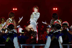浜崎あゆみ、a-nation大トリ　総勢70人キャストと「BLUE BIRD」など名曲熱唱