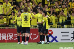 【動画】計9ゴールが飛び交う乱打戦！ 柏がG大阪との死闘制しルヴァン杯準々決勝進出…藤尾翔太が新天地初ゴール含む2得点