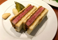 ワイ「カツサンド食べたいなぁ…作り方調べたろ！」YouTuber「パンの耳を切り落とす」