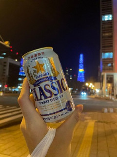 タバコって臭いから嫌われてるだけで実際酒の方が100倍やばいよな