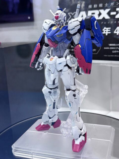 新作ガンプラ、脊椎連動稼働なる技術を投入！
