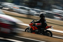 バイクって加速速すぎないか？