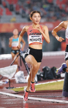 「グループにいても違和感ない」“乃木坂ポーズ”で登場した女子陸上選手が話題に「覚えました」「全国区になったかな」