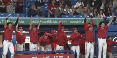 【謎】広島東洋カープ、まるで憑き物が落ちたかのようにベンチの雰囲気が良くなってしまう・・・・一体なぜ？